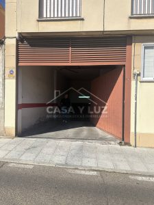 Entrada a plaza de garaje